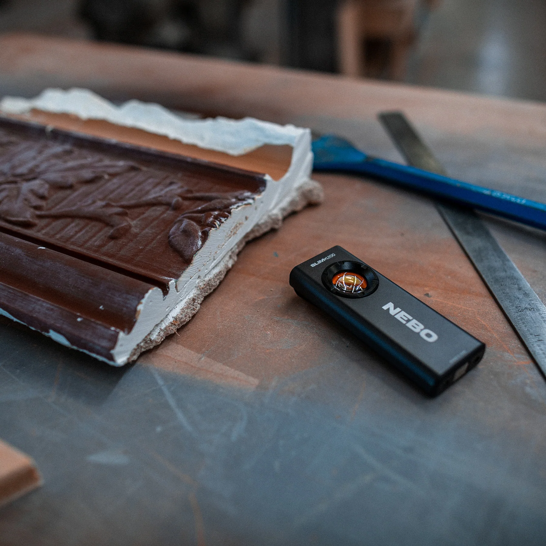 NEB-WLT-1007_Slim-Plus-1200_Lifestyle_Table2000x2000_1800x1800